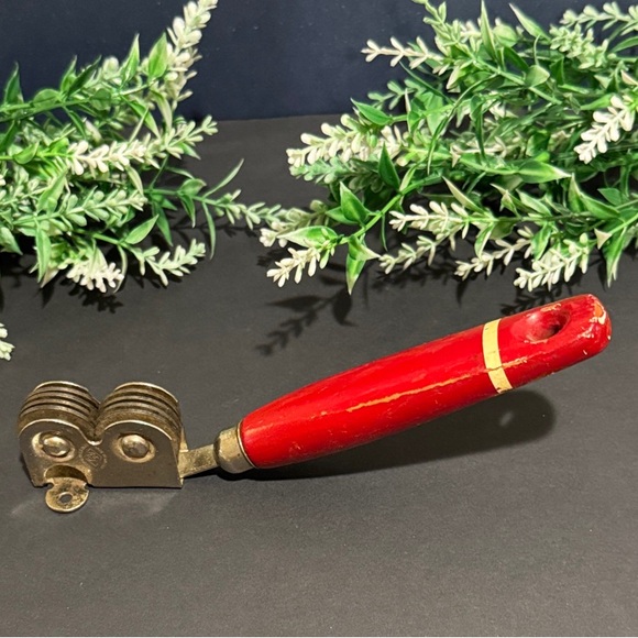 A&J Knife Sharpener, Stainless Steel Paring Knife and Miniature Knife Sharpener - Picture 6 of 16